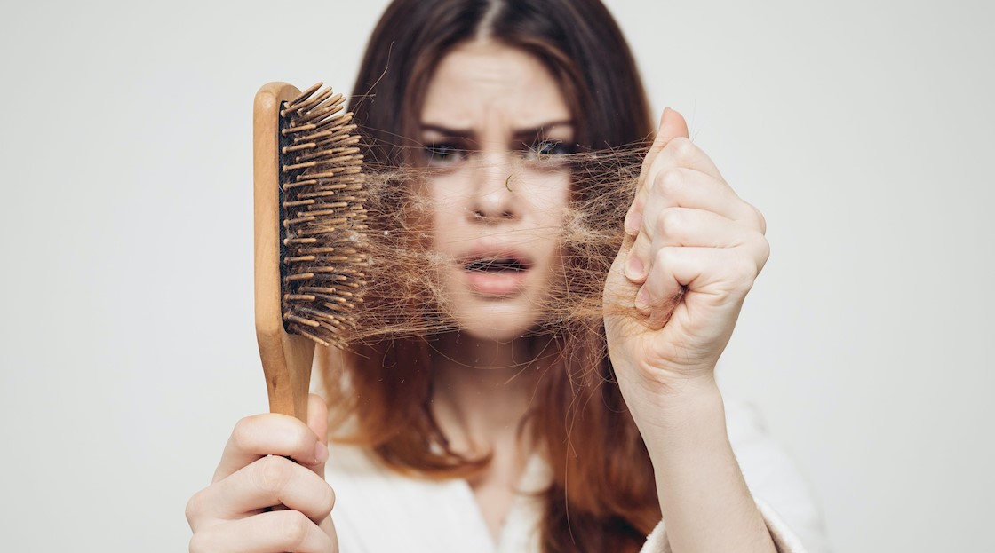 Reconnaître et classer la perte de cheveux: Guide pratique